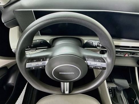 Certified 2025 Hyundai Tucson SEL AWD/4WD image 13