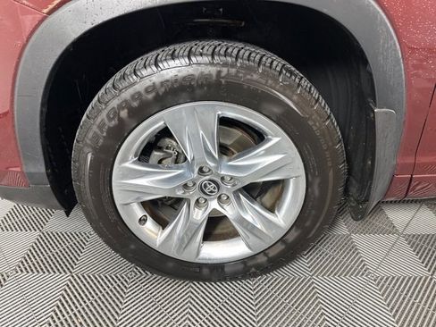 Used 2017 Toyota Highlander Limited image 9
