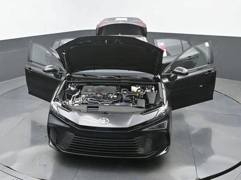New 2026 Toyota Camry LE FWD image 32