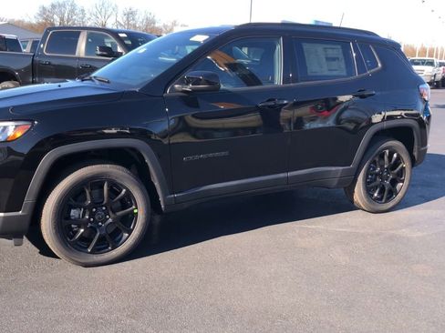 New 2026 Jeep Compass Latitude image 5