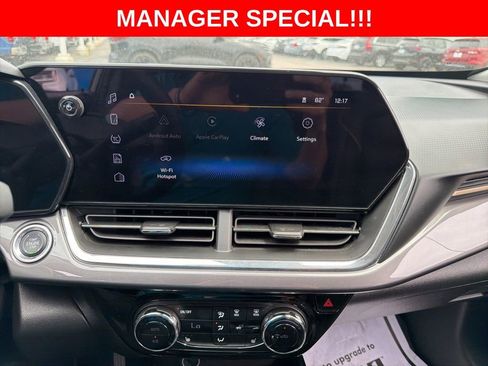 Used 2025 Chevrolet Trax ACTIV FWD image 23
