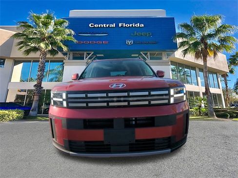 Used 2025 Hyundai Santa Fe SEL image 3