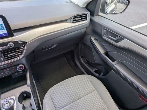 Used 2022 Ford Escape SE image 18