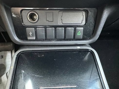 Used 2020 Mitsubishi Outlander SE AWD/4WD image 23