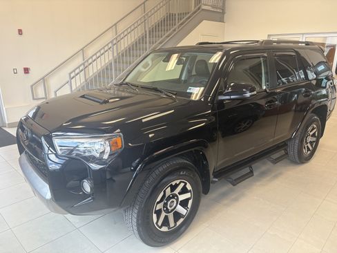 Used 2020 Toyota 4Runner TRD Off-Road Premium w/ Moonroof Package AWD/4WD image 2