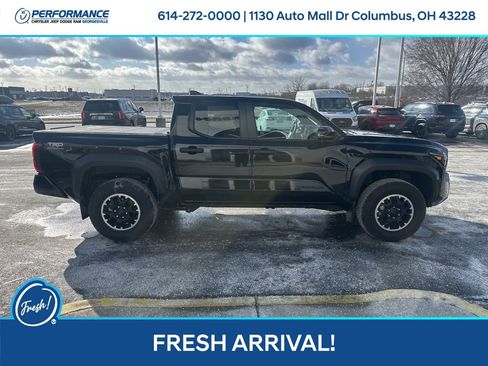 Used 2024 Toyota Tacoma TRD Off-Road image 3