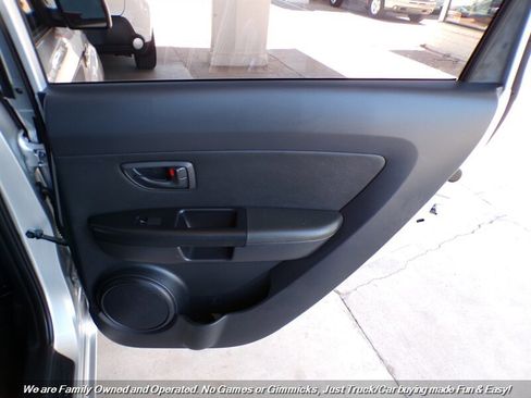 Used 2012 Kia Soul FWD image 25