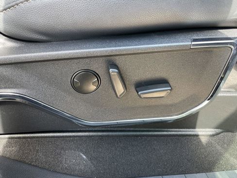 Used 2024 Ford F250 Lariat w/ Lariat Ultimate Package image 58