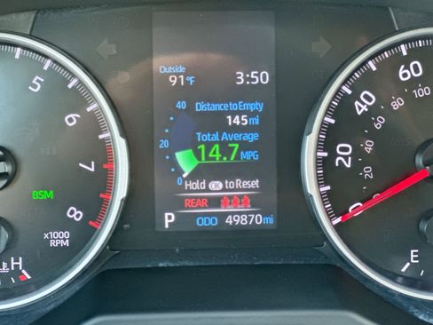 Used 2022 Toyota RAV4 XLE image 15