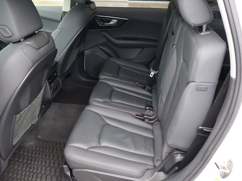 Used 2022 Audi Q7 3.0T Premium w/ Convenience Package AWD/4WD image 32