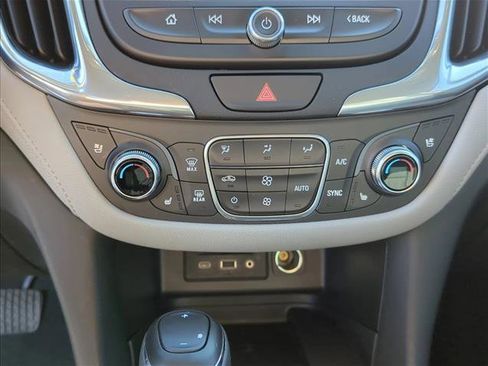 Used 2020 Chevrolet Equinox Premier image 18
