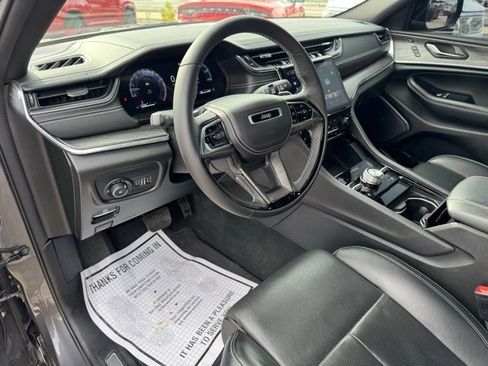 Certified 2024 Jeep Grand Cherokee L Overland w/ Advanced Protech Group III image 18