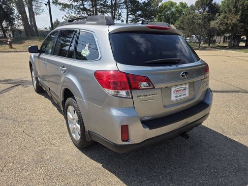 Used 2011 Subaru Outback 3.6R Limited AWD/4WD image 4