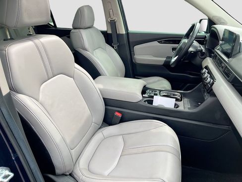 Used 2025 Honda Pilot Touring image 30
