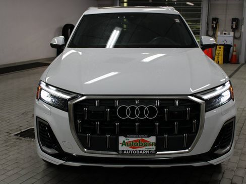 Used 2025 Audi Q7 2.0T Premium w/ Convenience Package image 2