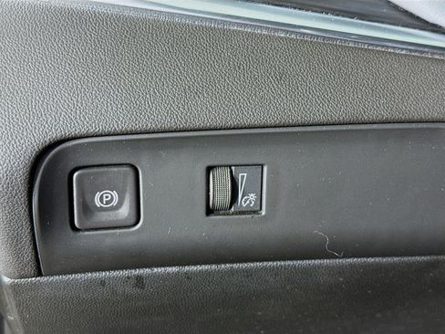 Used 2023 Buick Enclave Essence w/ Sound and Sites Package FWD image 9