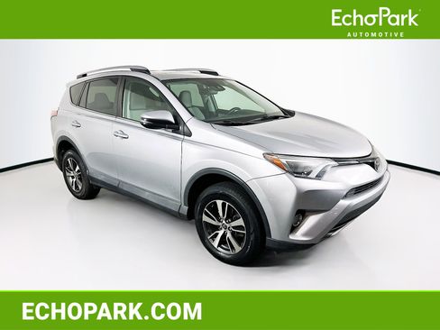 Used 2018 Toyota RAV4 XLE image 1