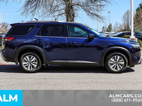 Used 2023 Nissan Pathfinder SL image 9