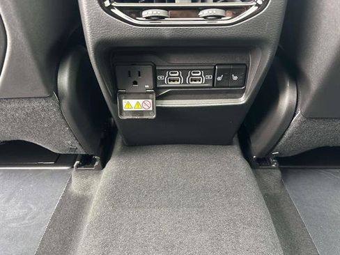 New 2025 Jeep Grand Cherokee Limited w/ Trailer Tow Package image 8