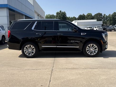 Used 2025 GMC Yukon Denali AWD/4WD image 2