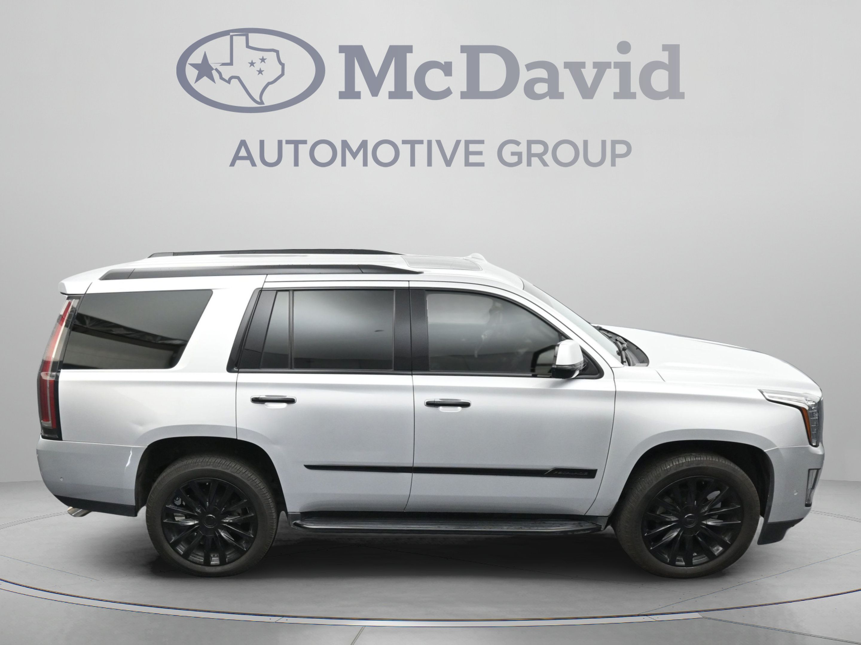 Used 2019 Cadillac Escalade Luxury w/ LPO, Radiant Package AWD/4WD image 41
