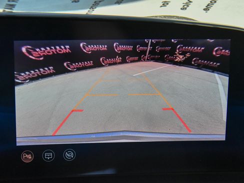 Used 2024 Cadillac Lyriq Tech RWD image 18