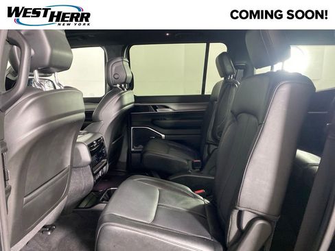 Used 2024 Jeep Wagoneer Series II AWD/4WD image 19