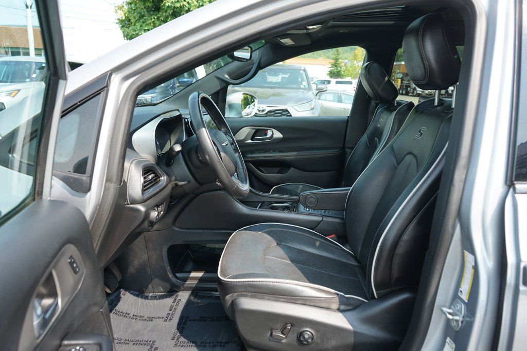 Used 2021 Chrysler Pacifica Limited w/ S Appearance Package AWD/4WD image 12