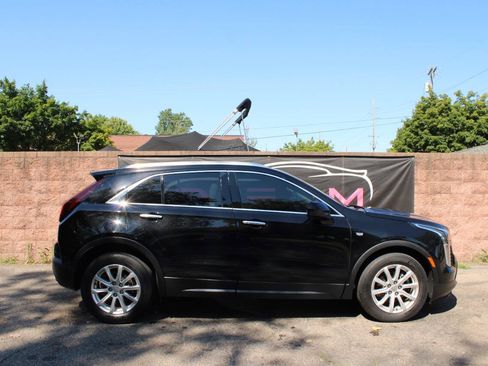 Used 2019 Cadillac XT4 Luxury w/ Cold Weather Package AWD/4WD image 5
