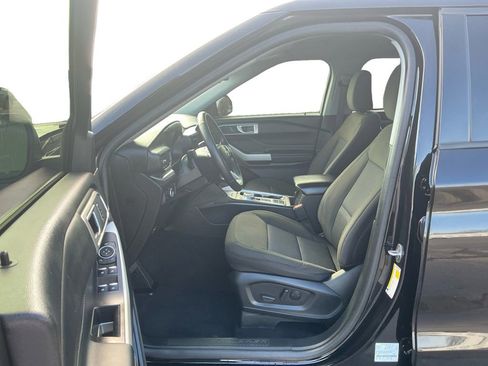 Used 2023 Ford Explorer XLT image 14