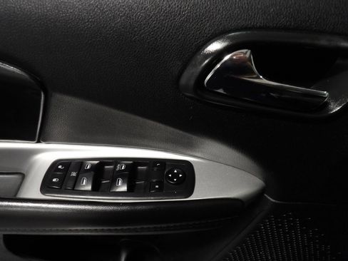 Used 2018 Dodge Journey SE FWD image 9