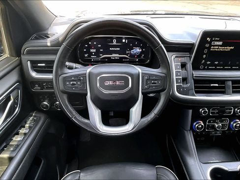 Used 2023 GMC Yukon XL SLT AWD/4WD image 6