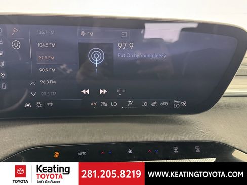 Used 2025 Buick Enclave Preferred image 23