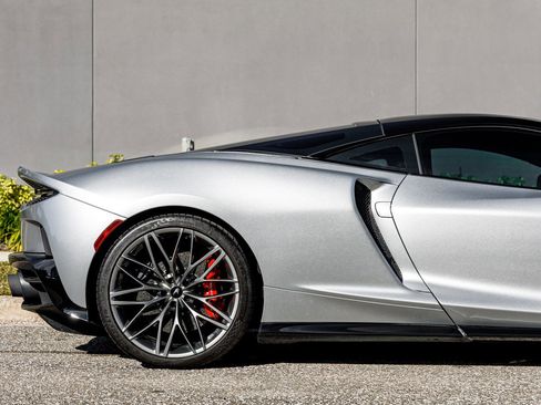 Used 2022 McLaren GT image 45