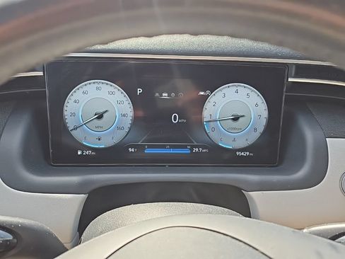 Used 2022 Hyundai Tucson SEL w/ Convenience + Premium Package FWD image 6