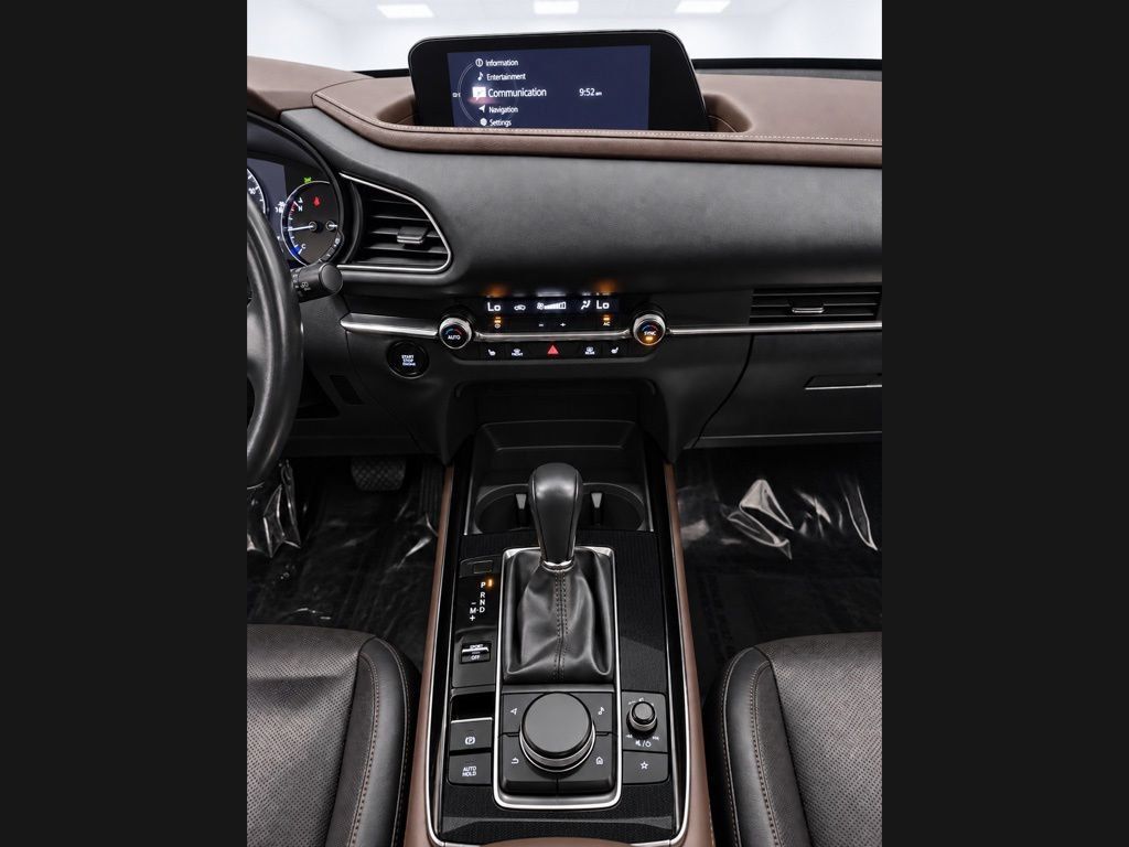 Used 2021 MAZDA CX-30 AWD 2.5 S w/ Premium Package image 22