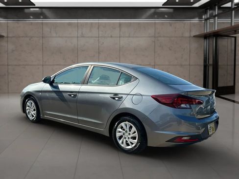Used 2019 Hyundai Elantra SE FWD image 15