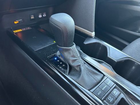 Used 2025 Toyota Camry LE w/ Convenience Package image 27