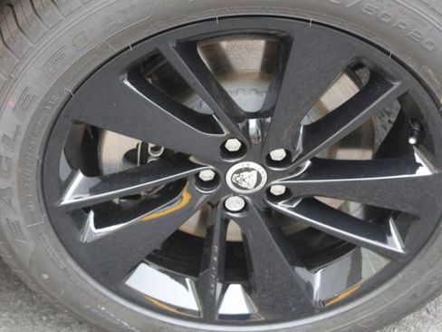 New 2026 Jaguar F-PACE R-Dynamic S image 8