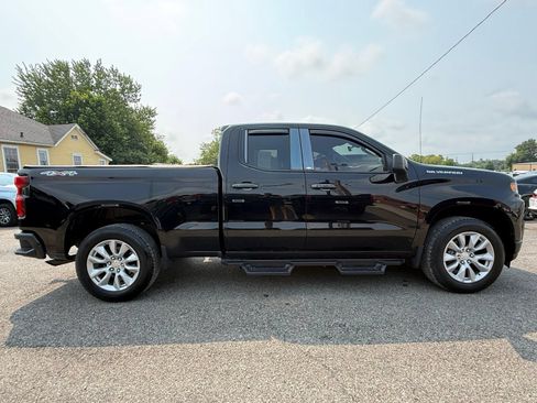 Used 2020 Chevrolet Silverado 1500 Custom w/ Custom Value Package AWD/4WD image 8