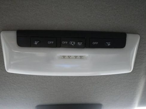 Used 2025 Nissan Kicks Play S FWD image 17