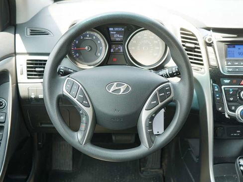 Used 2016 Hyundai Elantra GT FWD image 19