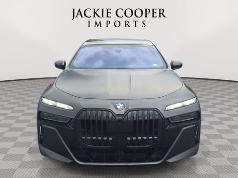Used 2023 BMW 760i xDrive AWD/4WD image 2