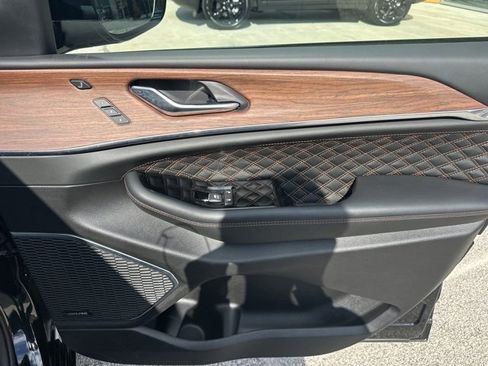 Used 2025 Jeep Grand Cherokee L Summit w/ Obsidian Package image 13