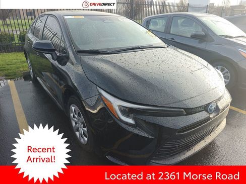Used 2024 Toyota Corolla LE image 1