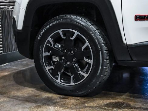 Used 2023 Jeep Renegade Trailhawk AWD/4WD image 53
