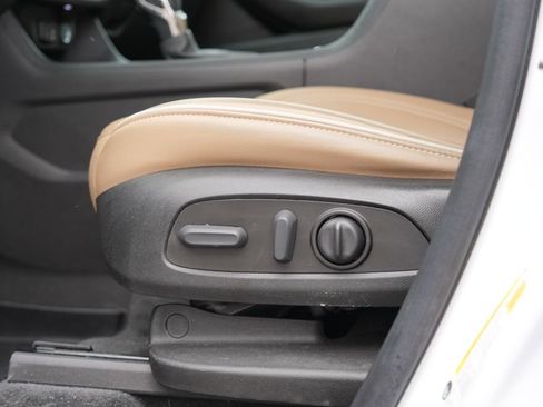 Used 2023 Chevrolet Traverse Premier AWD/4WD image 15