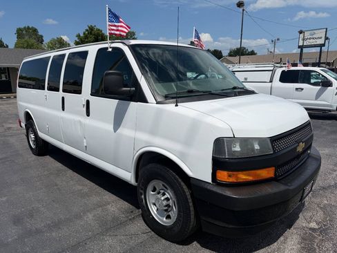 Used 2019 Chevrolet Express 3500 LS RWD image 4