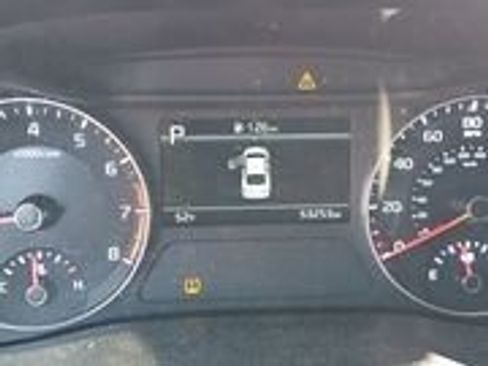 Used 2023 Kia Forte LXS image 18