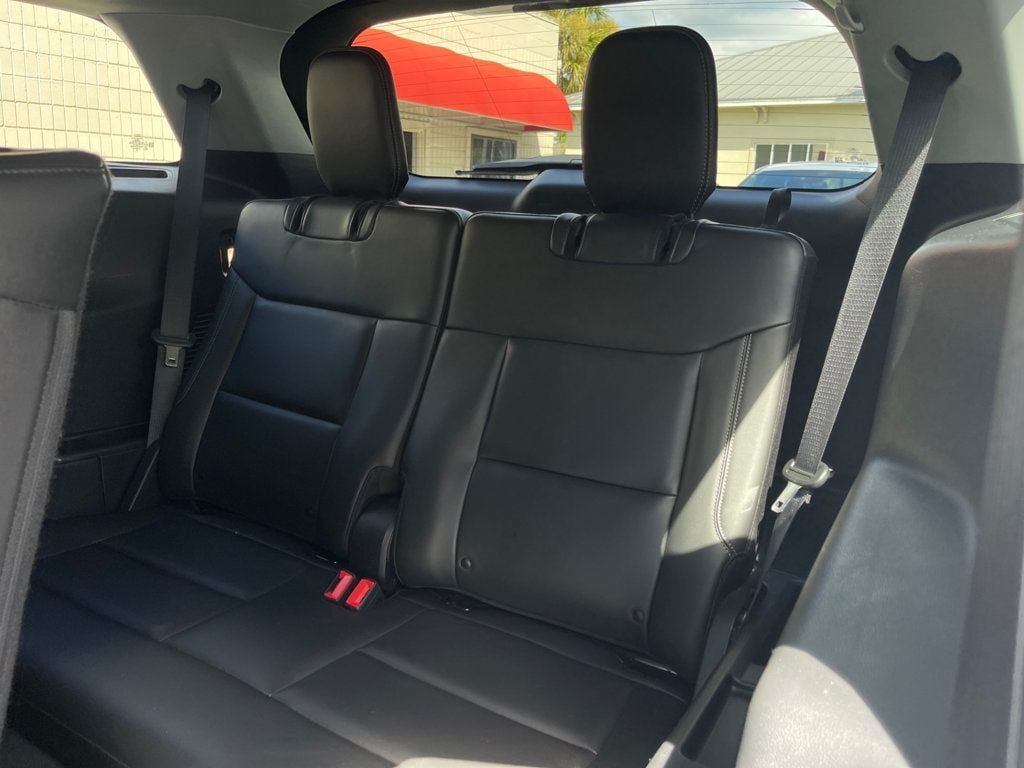 Used 2023 Ford Explorer XLT w/ Equipment Group 202A AWD/4WD image 12